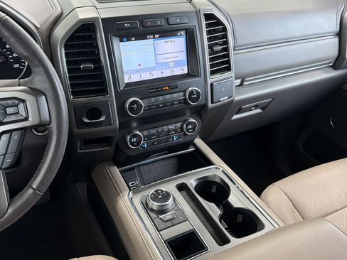Used 2019 Ford Expedition XLT w/ Equipment Group 202A RWD image 18