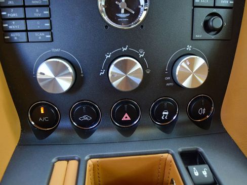 Used 2008 Aston Martin V8 Vantage Coupe image 45