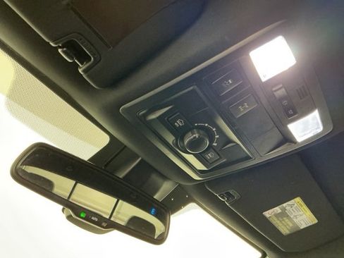 Used 2018 Toyota Tacoma TRD Off-Road image 19