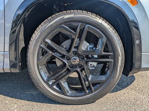 New 2026 Volkswagen Tiguan SE R-Line image 10