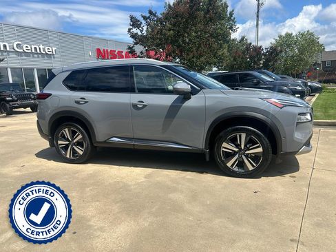 Used 2023 Nissan Rogue Platinum w/ Platinum Premium Package AWD/4WD image 2
