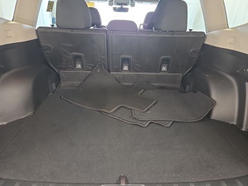Used 2019 Subaru Forester Premium AWD/4WD image 16