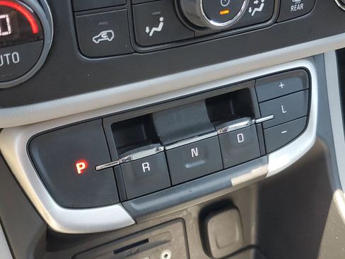 Used 2023 GMC Terrain SLT w/ LPO, Floor Liner Package FWD image 33