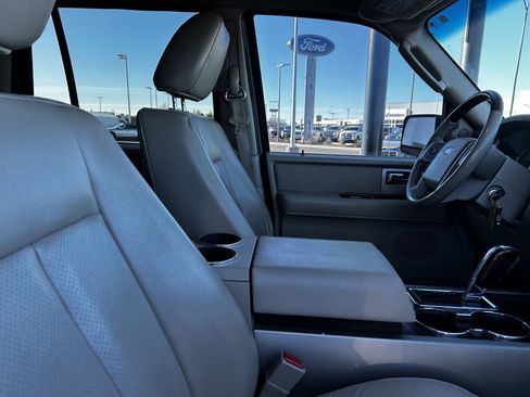 Used 2010 Ford Expedition Limited image 12