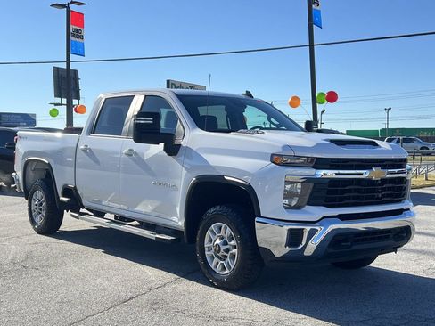 Used 2024 Chevrolet Silverado 2500 LT image 28