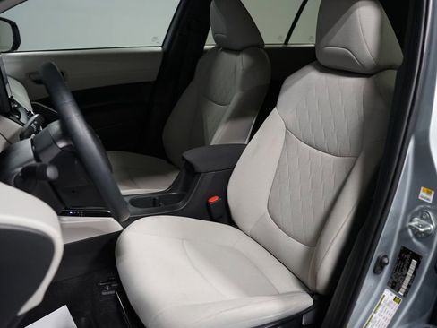 Used 2025 Toyota Corolla Cross L FWD image 23