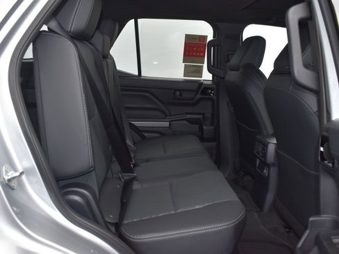 Used 2025 Toyota 4Runner TRD Off-Road Premium AWD/4WD image 10