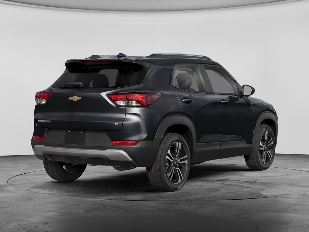 Used 2025 Chevrolet TrailBlazer LT AWD/4WD image 2