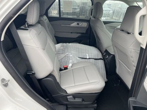 New 2025 Ford Explorer Active w/ Active Comfort Package image 10