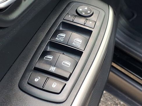 Used 2020 Jeep Cherokee Limited AWD/4WD image 13