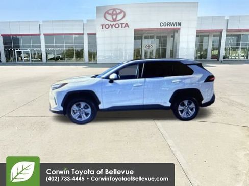 Used 2025 Toyota RAV4 XLE image 4