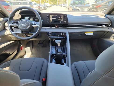 New 2025 Hyundai Elantra Blue image 10