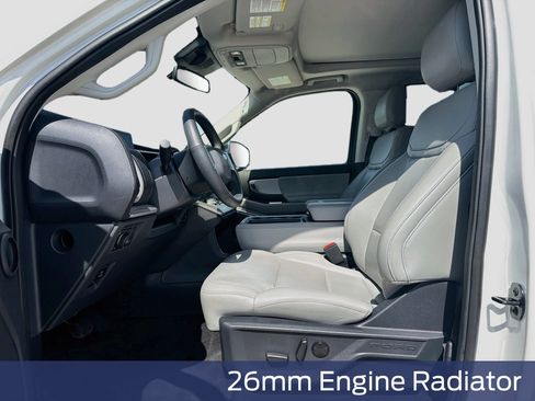 Used 2025 Ford Expedition Active AWD/4WD image 27