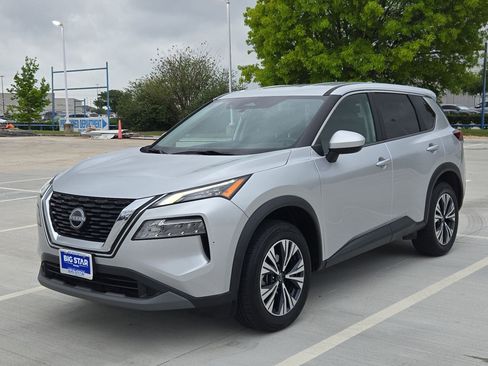 Used 2023 Nissan Rogue SV image 9