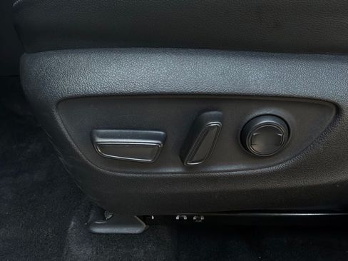 Used 2025 Toyota Highlander XSE AWD/4WD image 12
