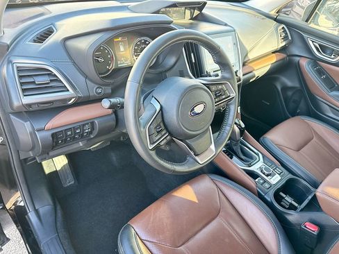 Used 2023 Subaru Forester Touring w/ Popular Package #3 image 12