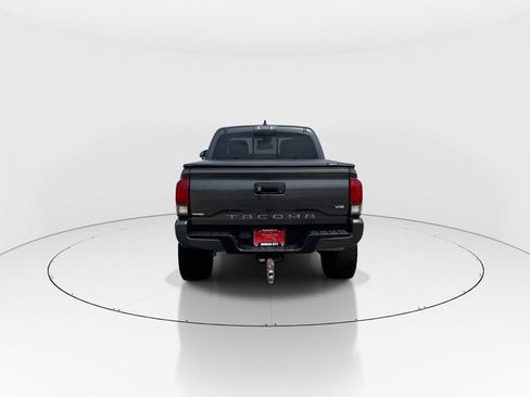 Used 2022 Toyota Tacoma SR5 w/ Technology Package RWD image 7