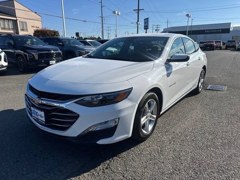 Used 2024 Chevrolet Malibu LT FWD image 1