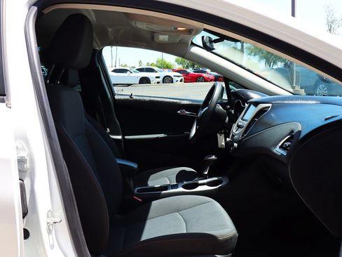 Used 2018 Chevrolet Cruze LS FWD image 30