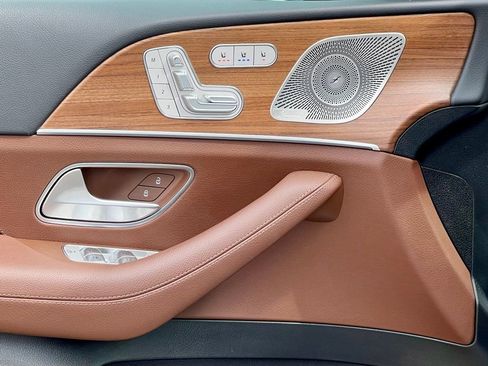 Used 2024 Mercedes-Benz GLS 450 4MATIC image 14