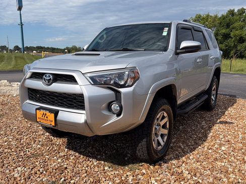 Used 2016 Toyota 4Runner Trail AWD/4WD image 18