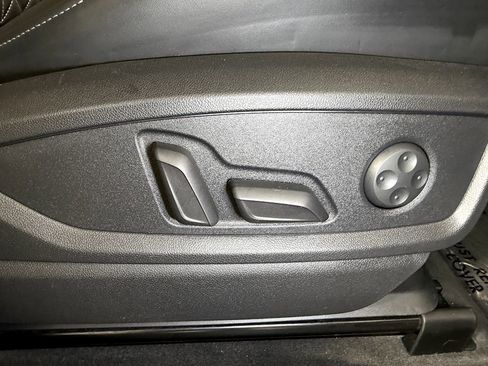 Used 2018 Audi SQ5 Premium Plus w/ S Sport Package image 48