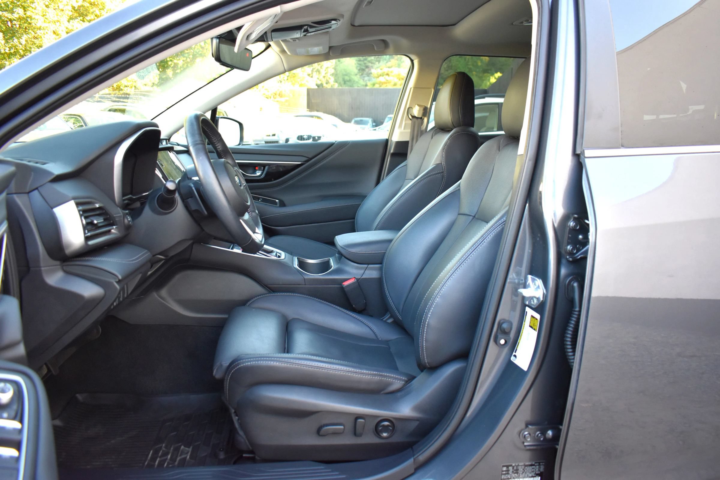 Used 2023 Subaru Outback Limited AWD/4WD image 10