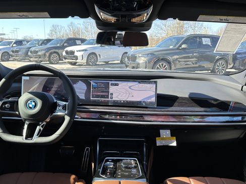 Used 2026 BMW i7 xDrive60 w/ Executive Package AWD/4WD image 27