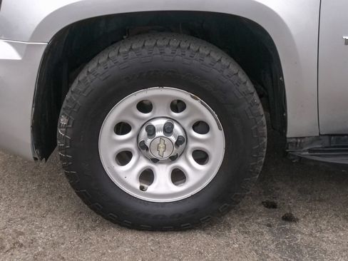 Used 2012 Chevrolet Tahoe 4WD image 5