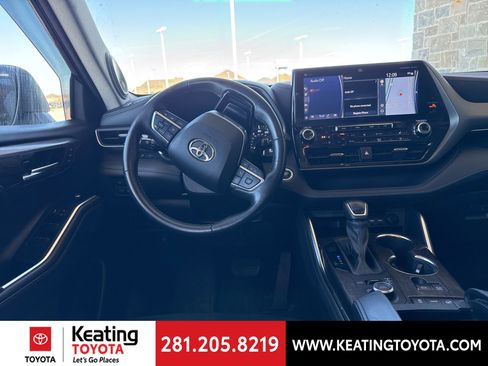 Used 2021 Toyota Highlander Limited image 9