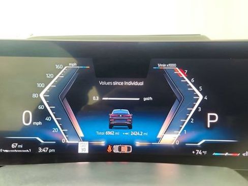 Used 2025 BMW X6 xDrive40i w/ Executive Package image 37