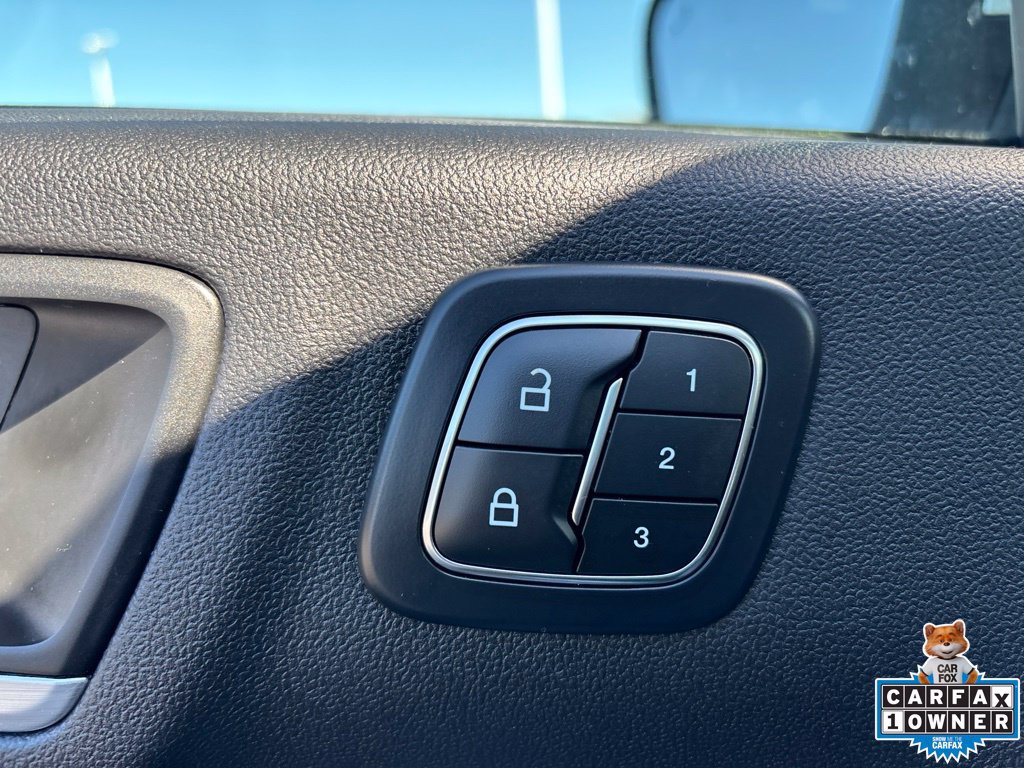 Used 2025 Ford Escape Platinum AWD/4WD image 18