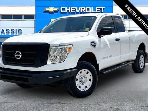 Used 2017 Nissan Titan S AWD/4WD image 2