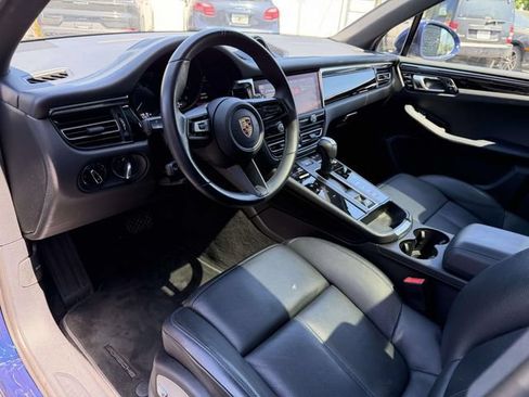 Certified 2024 Porsche Macan AWD/4WD image 6