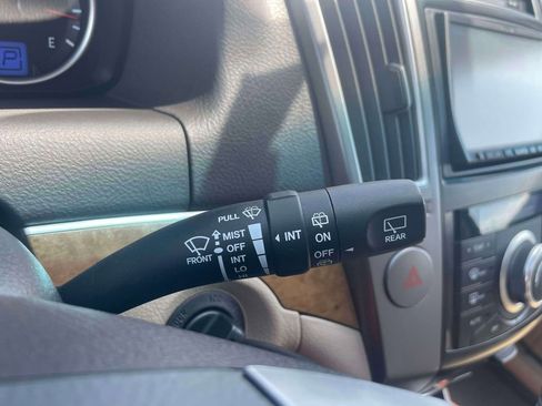Used 2012 Hyundai Veracruz Limited w/ Navigation Pkg AWD/4WD image 25