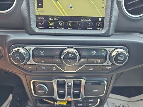 Used 2023 Jeep Wrangler Unlimited Sahara AWD/4WD image 27