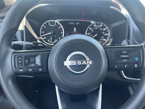 Used 2023 Nissan Rogue SV AWD/4WD image 15
