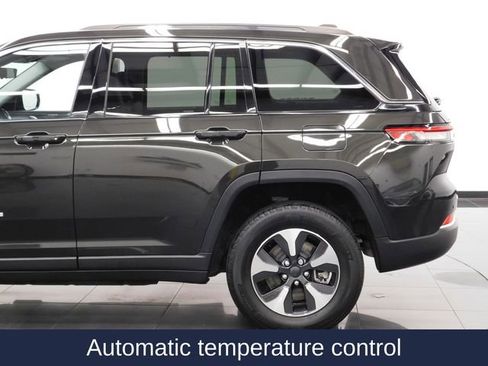 Used 2023 Jeep Grand Cherokee 4WD 4xe w/ Luxury Tech Group II image 9
