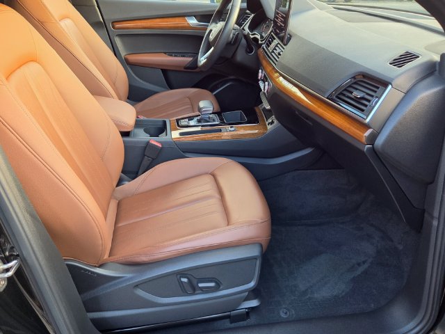 Used 2023 Audi Q5 2.0T Premium w/ Convenience Package AWD/4WD image 18