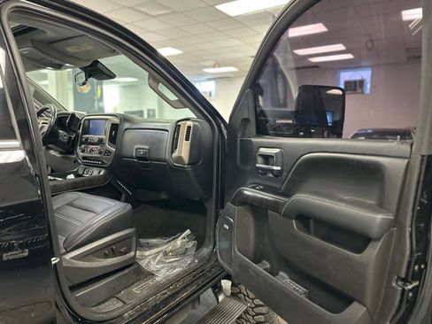Used 2016 GMC Sierra 3500 Denali w/ Duramax Plus Package image 20