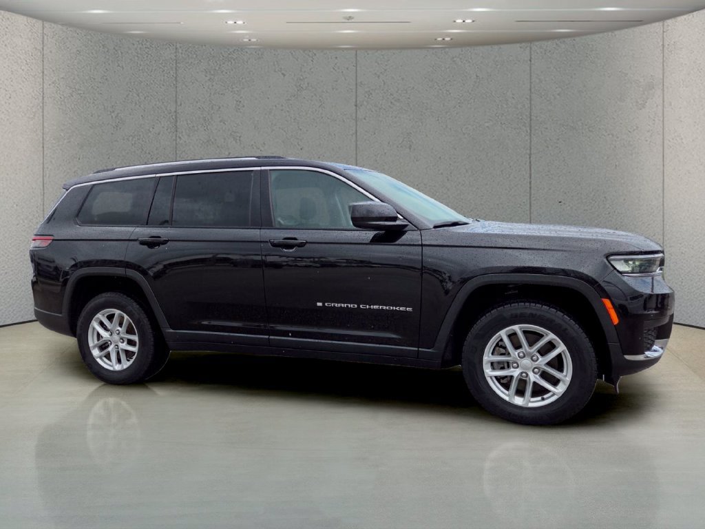 Used 2023 Jeep Grand Cherokee L Laredo AWD/4WD image 3