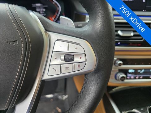 Used 2022 BMW 750i xDrive AWD/4WD image 19