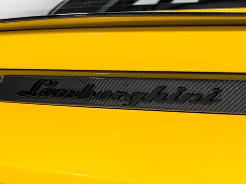 Used 2023 Lamborghini Urus Performante AWD/4WD image 61