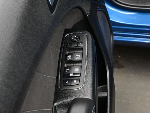 Used 2023 Dodge Charger SXT w/ Blacktop Package image 10