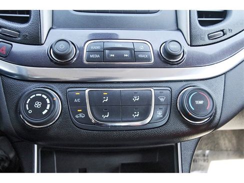 Used 2017 Chevrolet Impala LS image 23