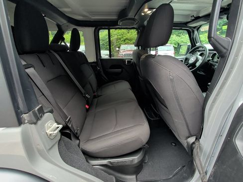 Used 2023 Jeep Wrangler Unlimited w/ Cold Weather Group AWD/4WD image 14