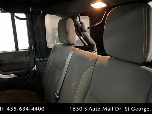Used 2017 Jeep Wrangler Unlimited Rubicon AWD/4WD image 20