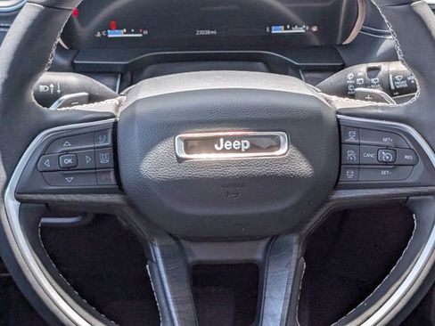 Used 2024 Jeep Grand Cherokee L Limited w/ Luxury Tech Group II RWD image 12