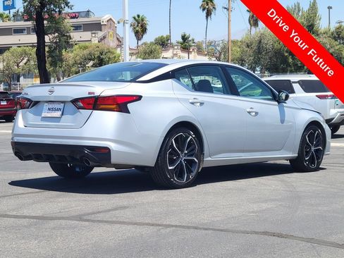 Used 2023 Nissan Altima 2.5 SR FWD image 4