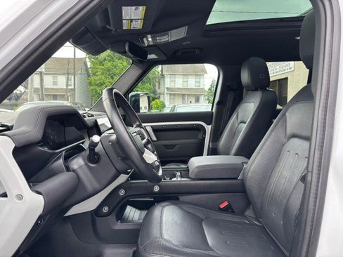 Used 2022 Land Rover Defender 110 X-Dynamic SE image 9